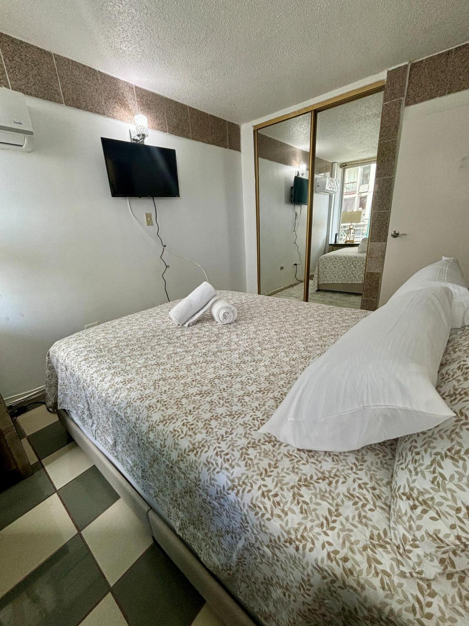 Isla Verde Modern Apartment With Pool San Juan Exterior photo